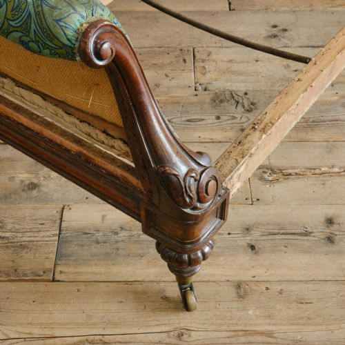 MID 19TH CENTURY COUNTRY HOUSE CAMEL BACK SOFA - ADDITIONAL PHOTO 7