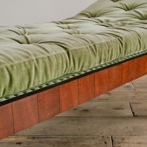 19TH CENTURY SABRE LEGGED DAYBED - ADDITIONAL PHOTO 7