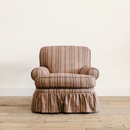 LARGE DEEP SEATED HOWARD STYLE CLUB ARMCHAIR - ADDITIONAL PHOTO 2