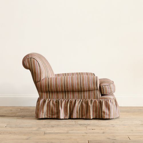 LARGE DEEP SEATED HOWARD STYLE CLUB ARMCHAIR - ADDITIONAL PHOTO 5