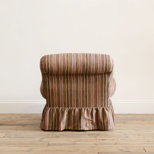 LARGE DEEP SEATED HOWARD STYLE CLUB ARMCHAIR - ADDITIONAL PHOTO 8