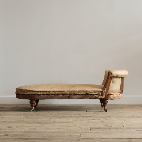 MID 19TH CENTURY BARREL BACK DAYBED - ADDITIONAL PHOTO 4