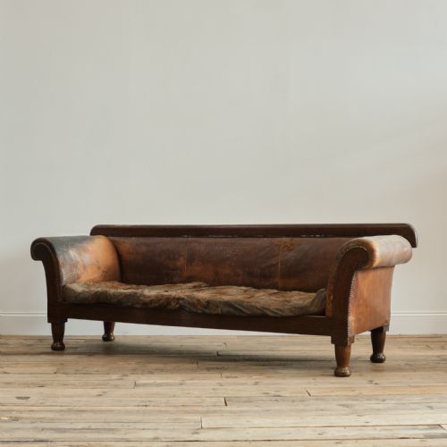 HUGE EARLY 20TH CENTURY COUNTRY HOUSE SOFA - ADDITIONAL PHOTO 3