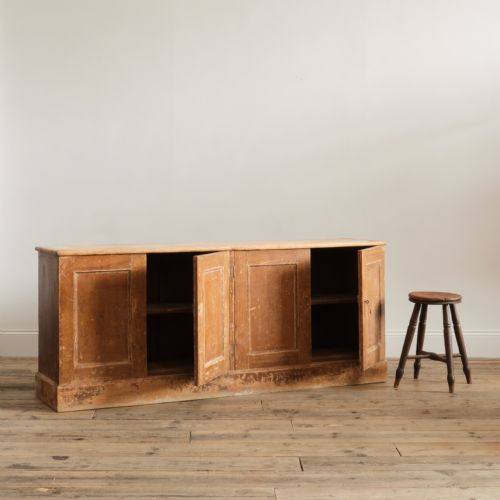 19TH CENTURY SIMULATED OAK DRY SCRAPED DRESSER BASE - ADDITIONAL PHOTO 2