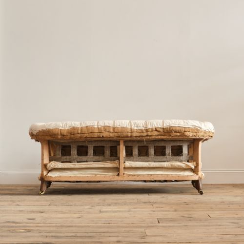 19TH CENTURY CHESTERFIELD SOFA - ADDITIONAL PHOTO 3