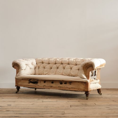 19TH CENTURY CHESTERFIELD SOFA - ADDITIONAL PHOTO 5