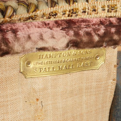 19TH CENTURY COUNTRY HOUSE SOFA BY HAMPTON SONS - ADDITIONAL PHOTO 7