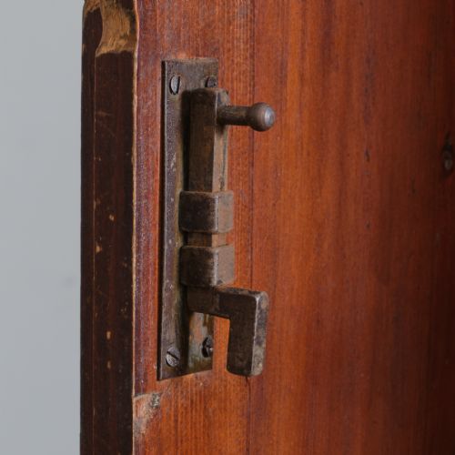 20TH CENTURY SCRATCH BUILT PINE CUPBOARD - ADDITIONAL PHOTO 8