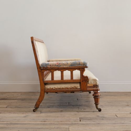 19TH CENTURY GOTHIC OAK SOFA - ADDITIONAL PHOTO 3