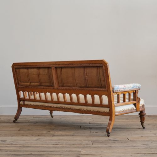 19TH CENTURY GOTHIC OAK SOFA - ADDITIONAL PHOTO 4