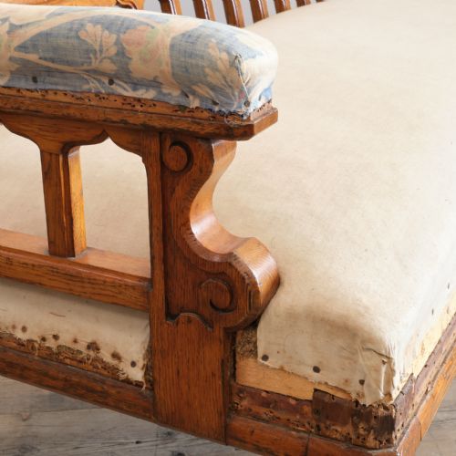 19TH CENTURY GOTHIC OAK SOFA - ADDITIONAL PHOTO 6