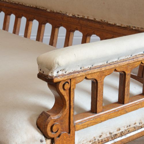 19TH CENTURY GOTHIC OAK SOFA - ADDITIONAL PHOTO 8