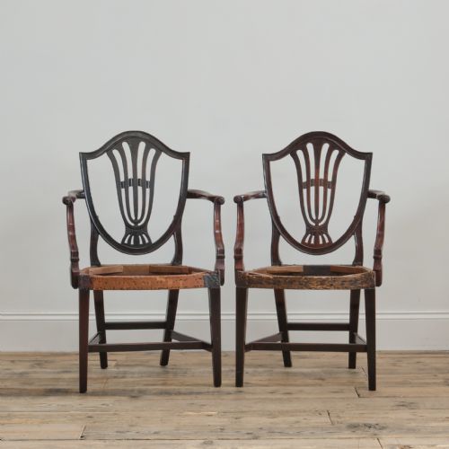 PAIR OF GEORGE III HEPPELWHITE MAHOGANY CARVER CHAIRS - ADDITIONAL PHOTO 5