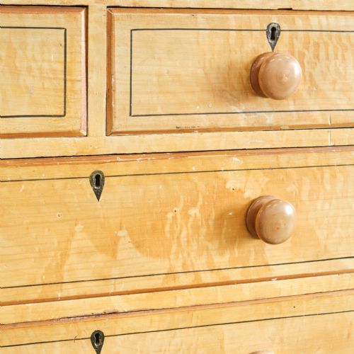 19TH CENTURY PINE CHEST OF DRAWERS IN ORIGINAL PAINT - ADDITIONAL PHOTO 10