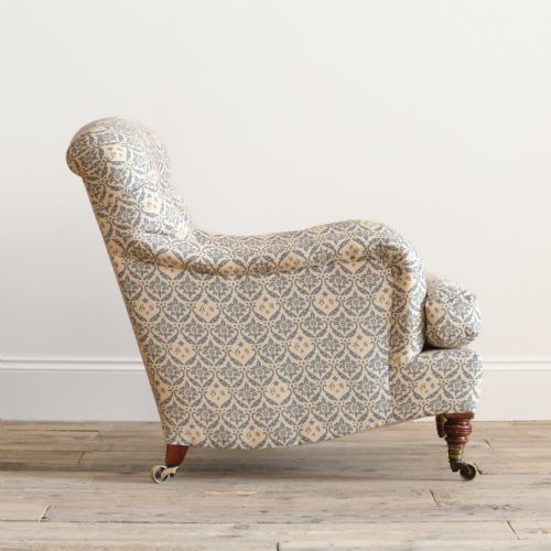 19TH CENTURY HOWARD AND SONS BRIDGEWATER ARMCHAIR - ADDITIONAL PHOTO 4