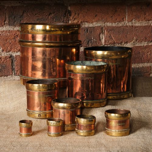 A RARE SET OF 9 COPPER AND BRASS SEER MEASURES - ADDITIONAL PHOTO 5