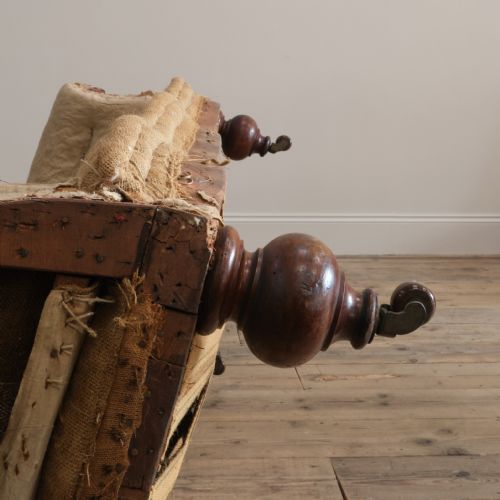 19TH CENTURY COUNTRY HOUSE SOFA - ADDITIONAL PHOTO 5