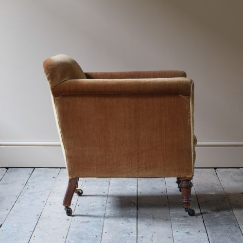 A LATE 19TH CENTURY COUNTRY HOUSE ARMCHAIR - ADDITIONAL PHOTO 3