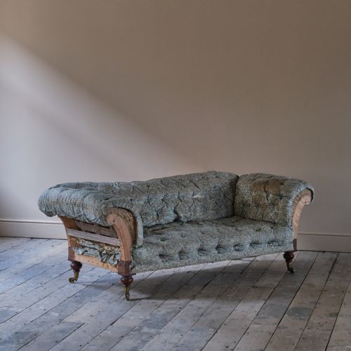 MID 19TH CENTURY CHESTERFIELD SOFA - ADDITIONAL PHOTO 1