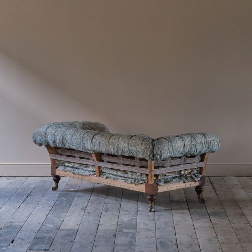 MID 19TH CENTURY CHESTERFIELD SOFA - ADDITIONAL PHOTO 2
