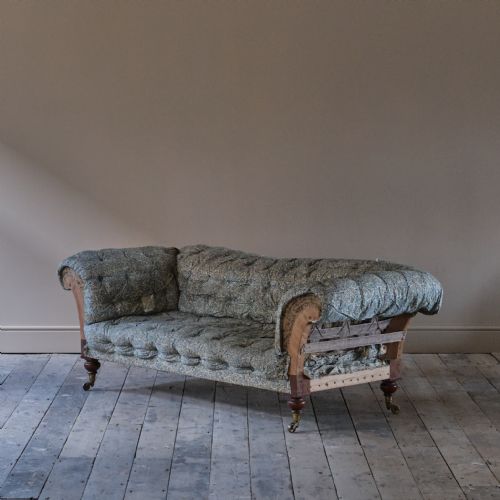 MID 19TH CENTURY CHESTERFIELD SOFA - ADDITIONAL PHOTO 4