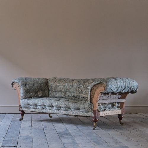 MID 19TH CENTURY CHESTERFIELD SOFA - ADDITIONAL PHOTO 7