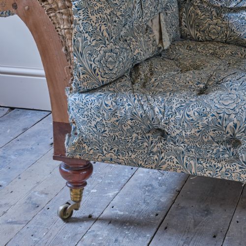 MID 19TH CENTURY CHESTERFIELD SOFA - ADDITIONAL PHOTO 9