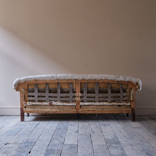 EARLY 20TH CENTURY COUNTRY HOUSE SOFA - ADDITIONAL PHOTO 7