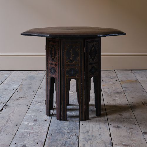 EARLY 20TH CENTURY BLACK LACQUERED SIDE TABLE - ADDITIONAL PHOTO 3