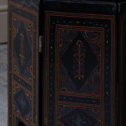 EARLY 20TH CENTURY BLACK LACQUERED SIDE TABLE - ADDITIONAL PHOTO 12