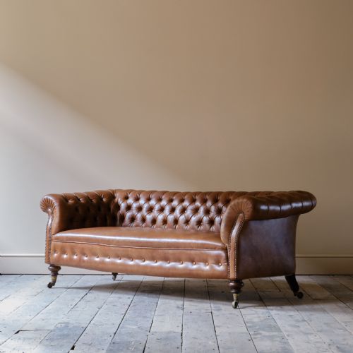MID 19TH CENTURY HOWARD SONS CHESTERFIELD SOFA - ADDITIONAL PHOTO 3