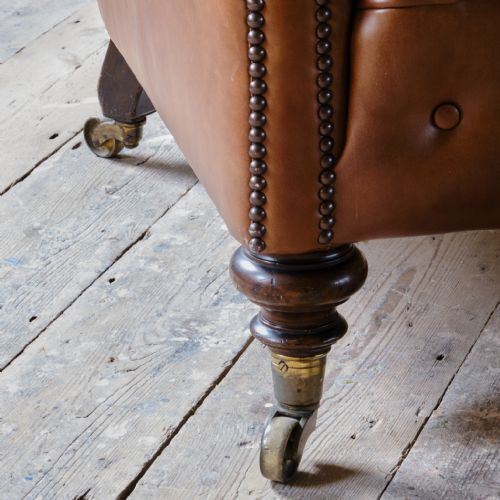 MID 19TH CENTURY HOWARD SONS CHESTERFIELD SOFA - ADDITIONAL PHOTO 10