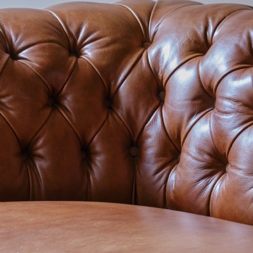 MID 19TH CENTURY HOWARD SONS CHESTERFIELD SOFA - ADDITIONAL PHOTO 11