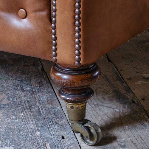MID 19TH CENTURY HOWARD SONS CHESTERFIELD SOFA - ADDITIONAL PHOTO 13