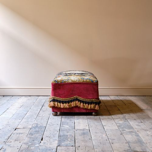 LARGE COUNTRY HOUSE STORAGE OTTOMAN BY HALLETT SONS - ADDITIONAL PHOTO 2