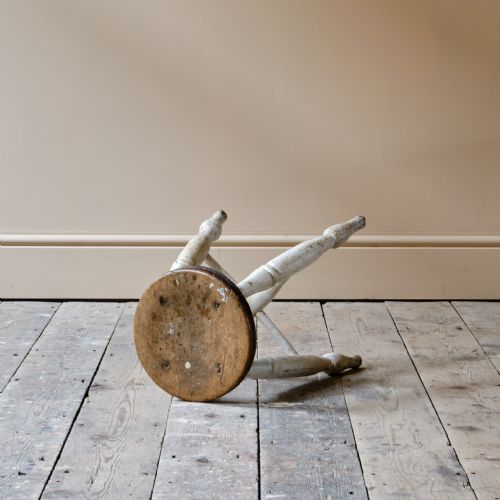 MID 19TH CENTURY DAIRY STOOL IN PAINT - ADDITIONAL PHOTO 1
