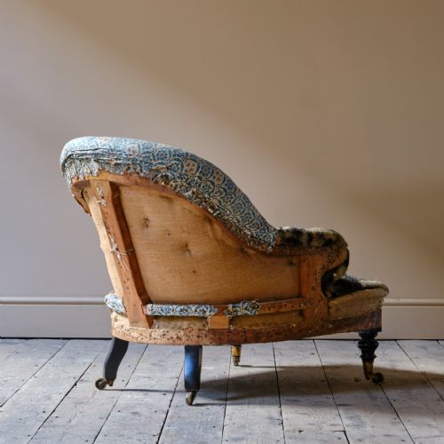 19TH CENTURY ARMCHAIR BY HOWARD AND SONS - ADDITIONAL PHOTO 3