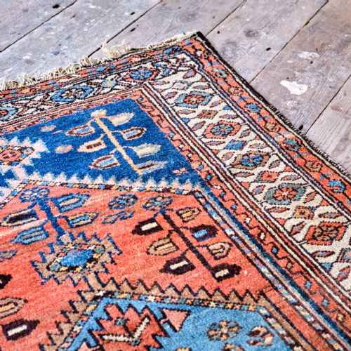 EARLY 20TH CENTURY HAND KNOTTED RUG - ADDITIONAL PHOTO 2