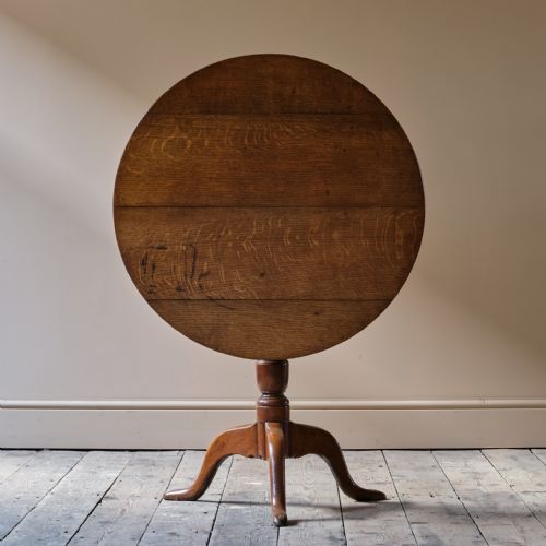 early 19th century oak tripod tilt top table - CATEGORY: ANTIQUE TABLES - DATED 19TH CENTURY