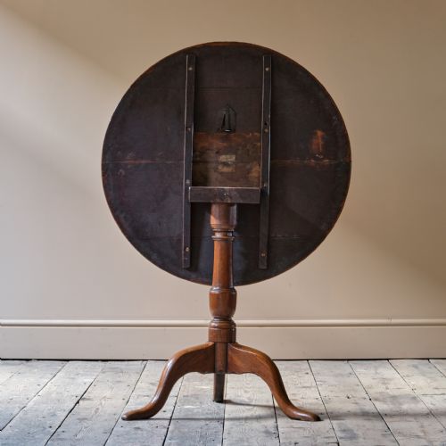 EARLY 19TH CENTURY OAK TRIPOD TILT TOP TABLE - ADDITIONAL PHOTO 1