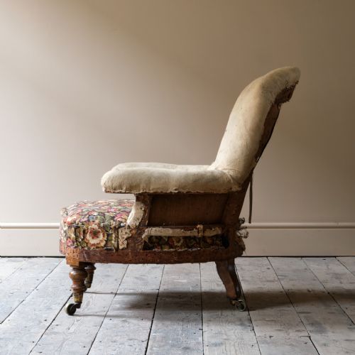 MID 19TH CENTURY HOWARD AND SONS ARMCHAIR - ADDITIONAL PHOTO 3