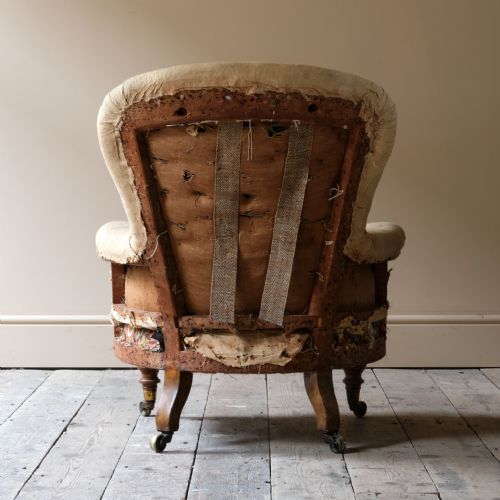 MID 19TH CENTURY HOWARD AND SONS ARMCHAIR - ADDITIONAL PHOTO 6