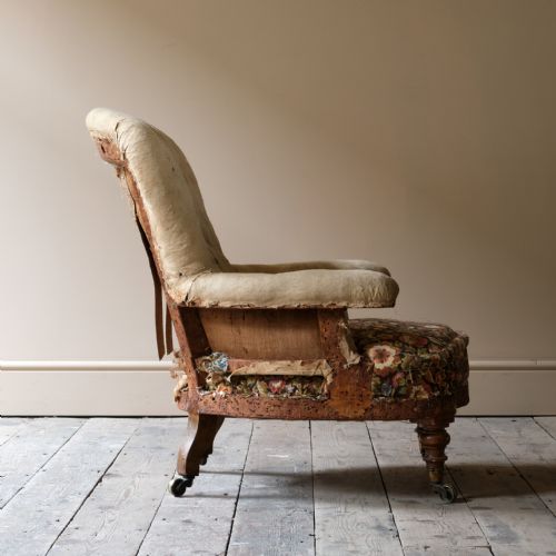 MID 19TH CENTURY HOWARD AND SONS ARMCHAIR - ADDITIONAL PHOTO 7
