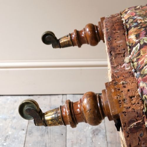 MID 19TH CENTURY HOWARD AND SONS ARMCHAIR - ADDITIONAL PHOTO 15