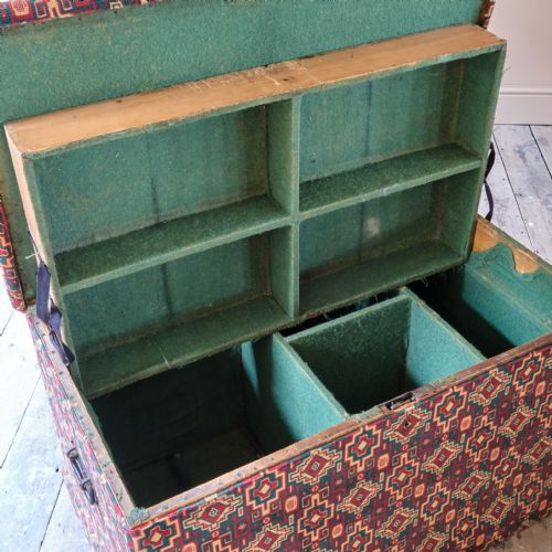 LARGE 19TH CENTURY UPHOLSTERED PINE STORAGE CHEST - ADDITIONAL PHOTO 7