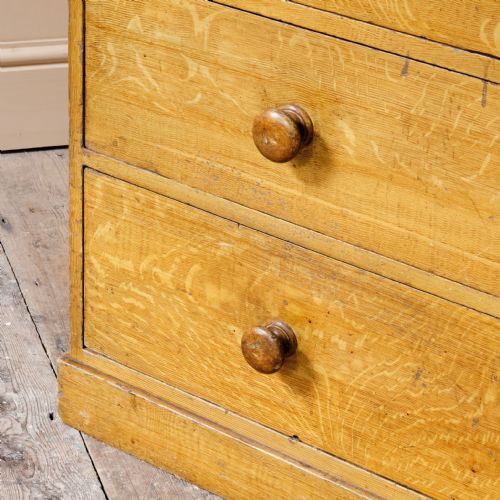 MID 19TH CENTURY PINE CHEST OF DRAWERS IN ORIGINAL PAINT - ADDITIONAL PHOTO 10
