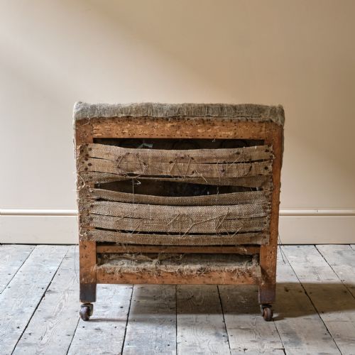 19TH CENTURY HOWARD AND SONS STYLE OPEN ARMCHAIR - ADDITIONAL PHOTO 5