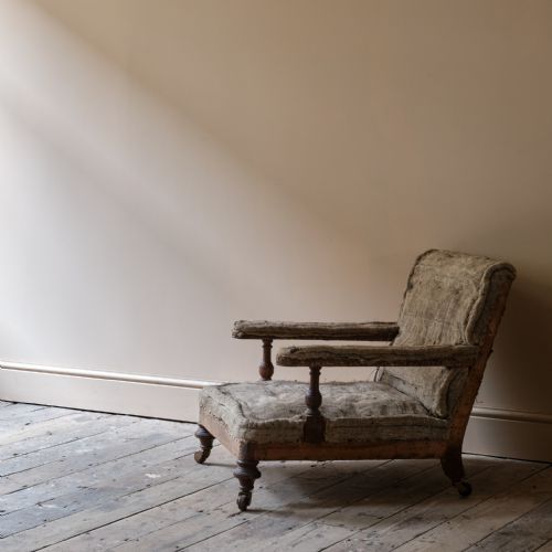 19TH CENTURY HOWARD AND SONS STYLE OPEN ARMCHAIR - ADDITIONAL PHOTO 9