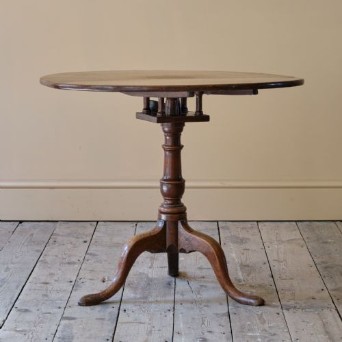 18TH CENTURY OAK TILT TOP PEDESTAL TABLE - ADDITIONAL PHOTO 1