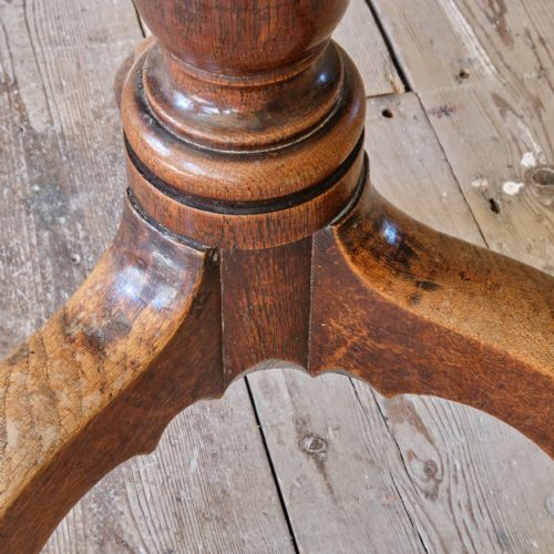 18TH CENTURY OAK TILT TOP PEDESTAL TABLE - ADDITIONAL PHOTO 7